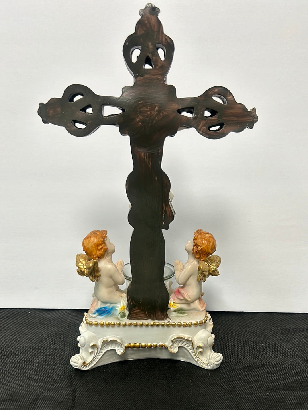 Crucifijo de Jesus con Angeles y base para vela 12”/Crucifix of Jesus with Angels and candle holder 12"
